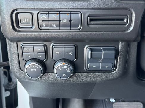 Used 2024 Chevrolet Suburban RST w/ Luxury Package AWD/4WD image 38