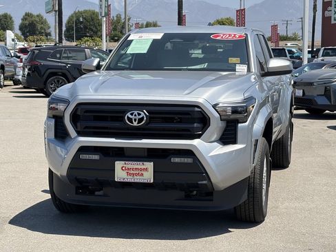 Certified 2025 Toyota Tacoma SR5 AWD/4WD image 45