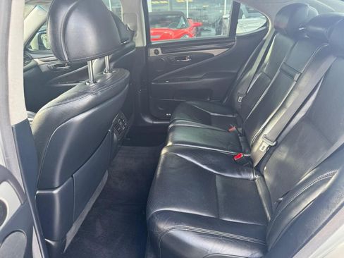 Used 2013 Lexus LS 460 AWD w/ Ultra Luxury Pkg image 12