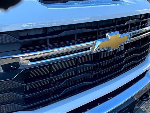 Used 2022 Chevrolet Silverado 1500 LT image 24