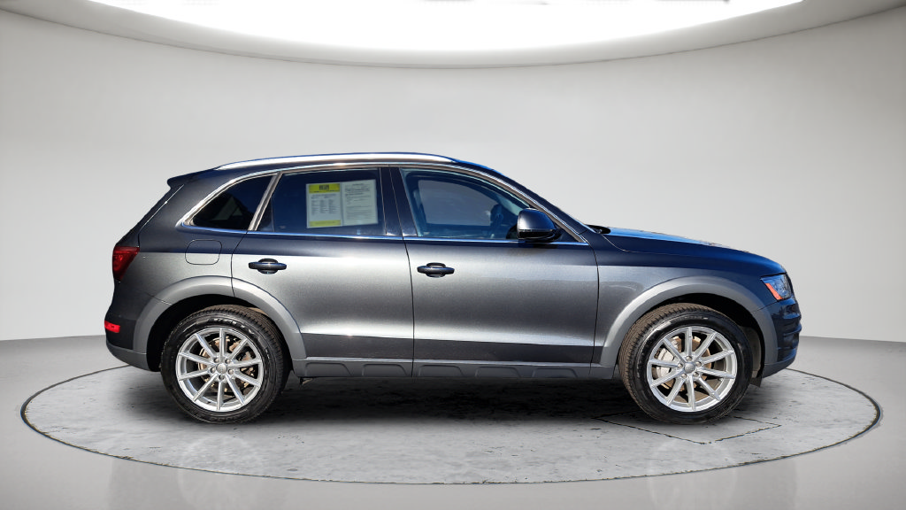 Used 2017 Audi Q5 2.0T Premium Plus w/ Technology Package AWD/4WD image 5