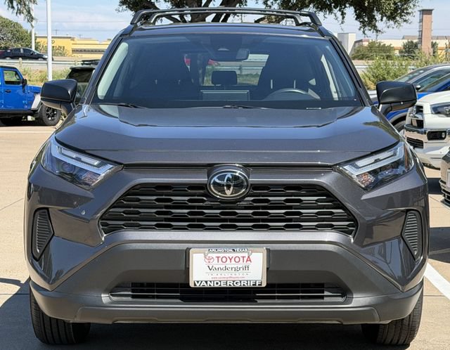 Used 2025 Toyota RAV4 LE AWD/4WD image 8