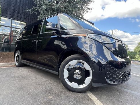 Used 2025 Volkswagen ID. Buzz Pro S image 7