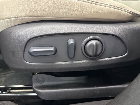 Used 2024 Buick Encore GX Preferred w/ Comfort Package AWD/4WD image 18