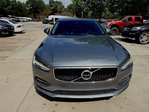 Used 2018 Volvo S90 T5 Momentum FWD image 5