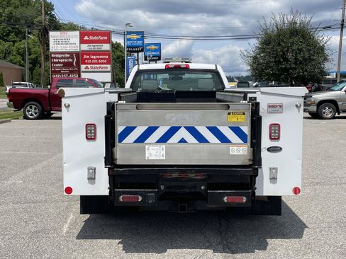 Used 2018 Chevrolet Silverado 3500 W/T w/ WT Convenience Package AWD/4WD image 4