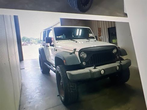 Used 2015 Jeep Wrangler Unlimited Sport AWD/4WD image 5