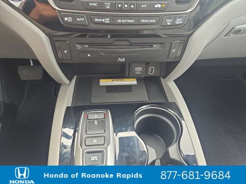 Used 2021 Honda Pilot Touring image 15