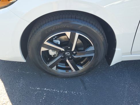 New 2025 Nissan Sentra SV image 4