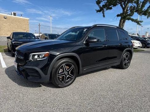 Used 2022 Mercedes-Benz GLB 250 4MATIC image 1