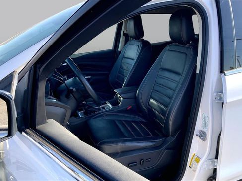 Used 2019 Ford Escape Titanium FWD image 8