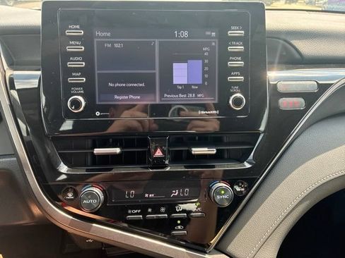 Used 2024 Toyota Camry SE FWD image 5