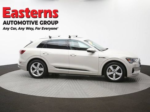 Used 2019 Audi e-tron Prestige w/ Prestige Package AWD/4WD image 45