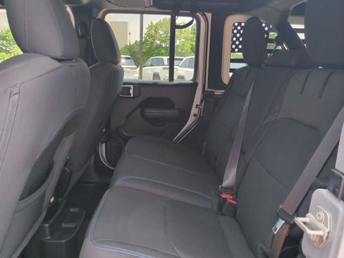 Used 2023 Jeep Wrangler Unlimited Rubicon 4xe w/ Cold Weather Group AWD/4WD image 14