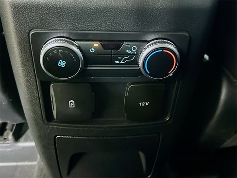 Used 2022 Ford Explorer XLT w/ Equipment Group 202A image 31