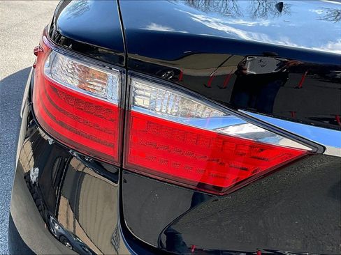 Used 2015 Lexus ES 350 w/ Ultra Luxury Package image 27