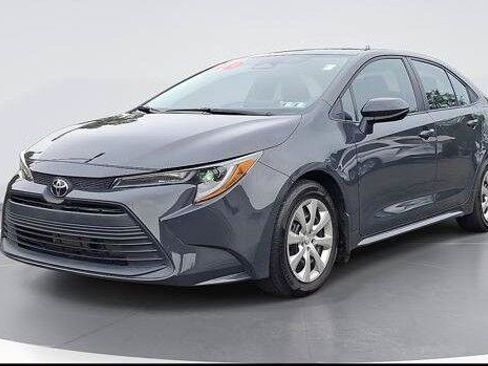 Used 2023 Toyota Corolla LE FWD image 4