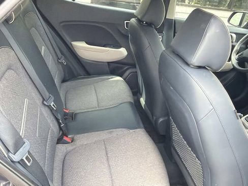 Used 2020 Hyundai Venue FWD image 9