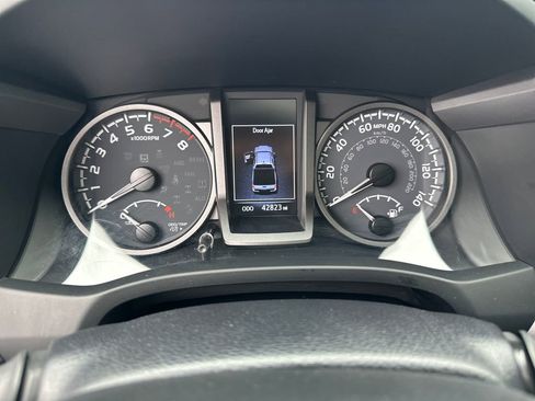 Certified 2023 Toyota Tacoma TRD Off-Road w/ TRD Premium Off Road Package AWD/4WD image 21