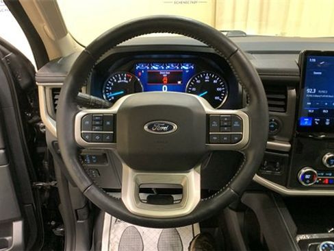 Used 2023 Ford Expedition XLT image 35