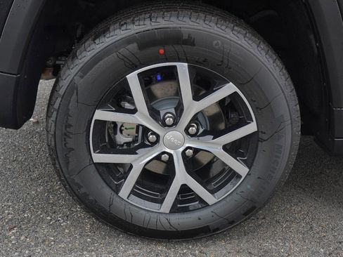 New 2025 Jeep Grand Cherokee Limited w/ Trailer Tow Package image 29