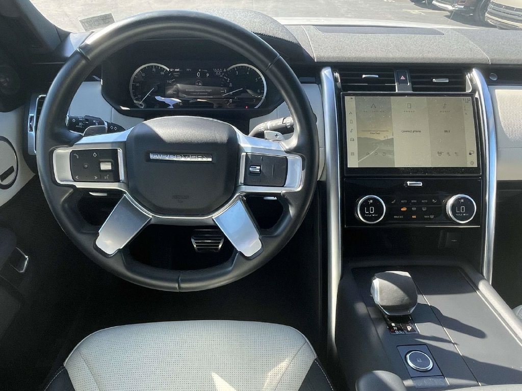 Used 2023 Land Rover Discovery S R-Dynamic AWD/4WD image 15