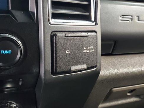 Used 2017 Ford F250 XLT w/ XLT Premium Package image 23