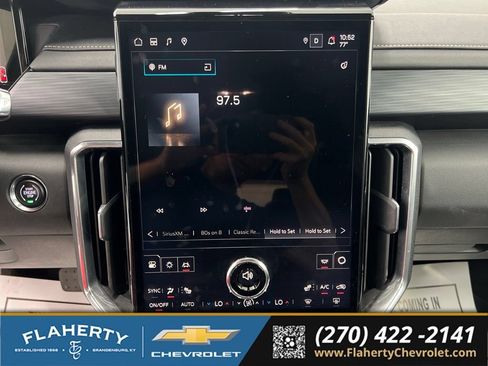 Used 2026 GMC Acadia Elevation w/ Elevation Premium Package FWD image 30