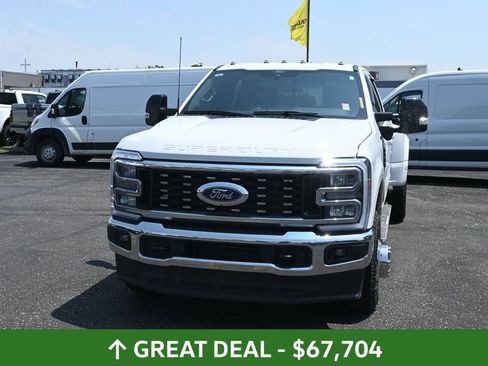 Used 2024 Ford F350 Lariat w/ Snow Plow Prep Package image 4