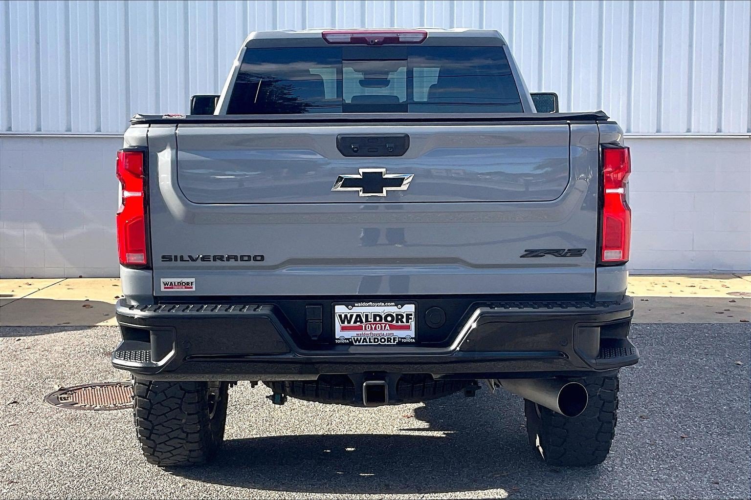 Used 2024 Chevrolet Silverado 2500 ZR2 w/ Technology Package AWD/4WD image 5