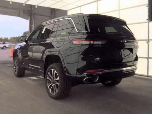 Used 2024 Jeep Grand Cherokee Overland w/ Advanced Protech Group III AWD/4WD image 7
