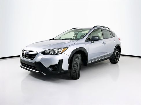 Used 2022 Subaru Crosstrek 2.0i image 2