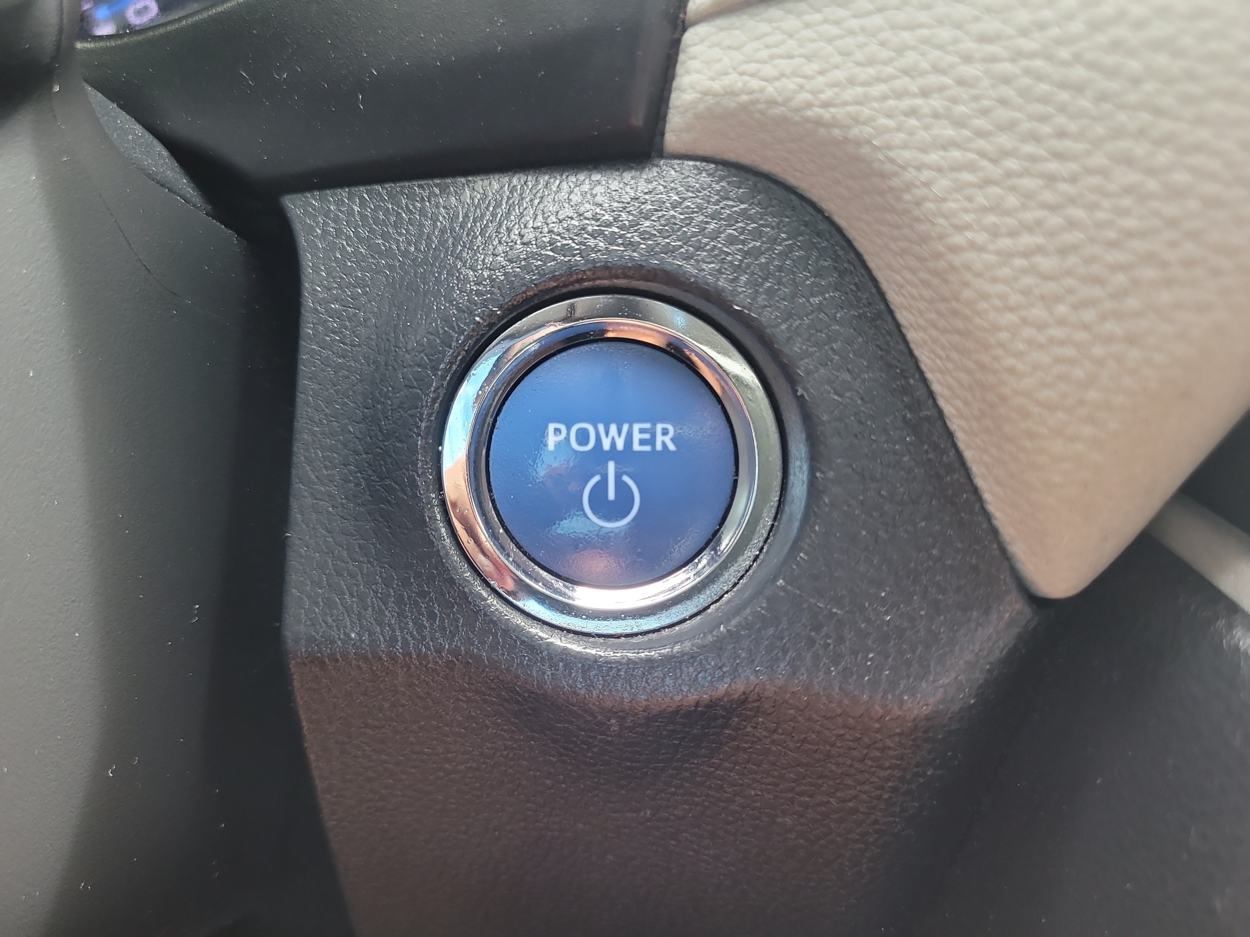 Used 2022 Toyota RAV4 XLE AWD/4WD image 28