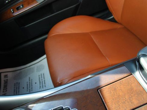 Used 2011 Lexus IS 350C w/ Luxury Pkg image 32