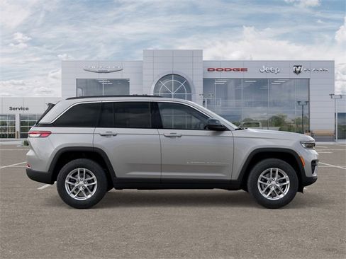 New 2025 Jeep Grand Cherokee Laredo X w/ Luxury Tech Group I image 21