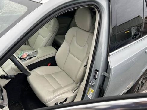 Certified 2024 Volvo XC90 B6 Plus image 7