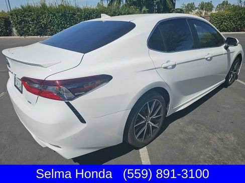 Used 2024 Toyota Camry SE FWD image 4