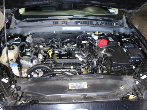 Used 2020 Ford Fusion SEL image 28