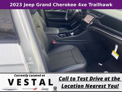 New 2023 Jeep Grand Cherokee Trailhawk AWD/4WD image 17