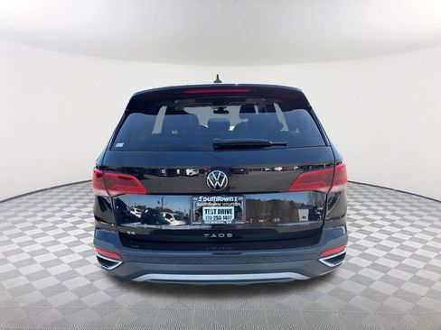 Used 2023 Volkswagen Taos SE w/ Panoramic Sunroof Package image 6