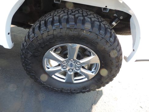 Used 2018 Ford F150 Lariat w/ Equipment Group 502A Luxury image 22