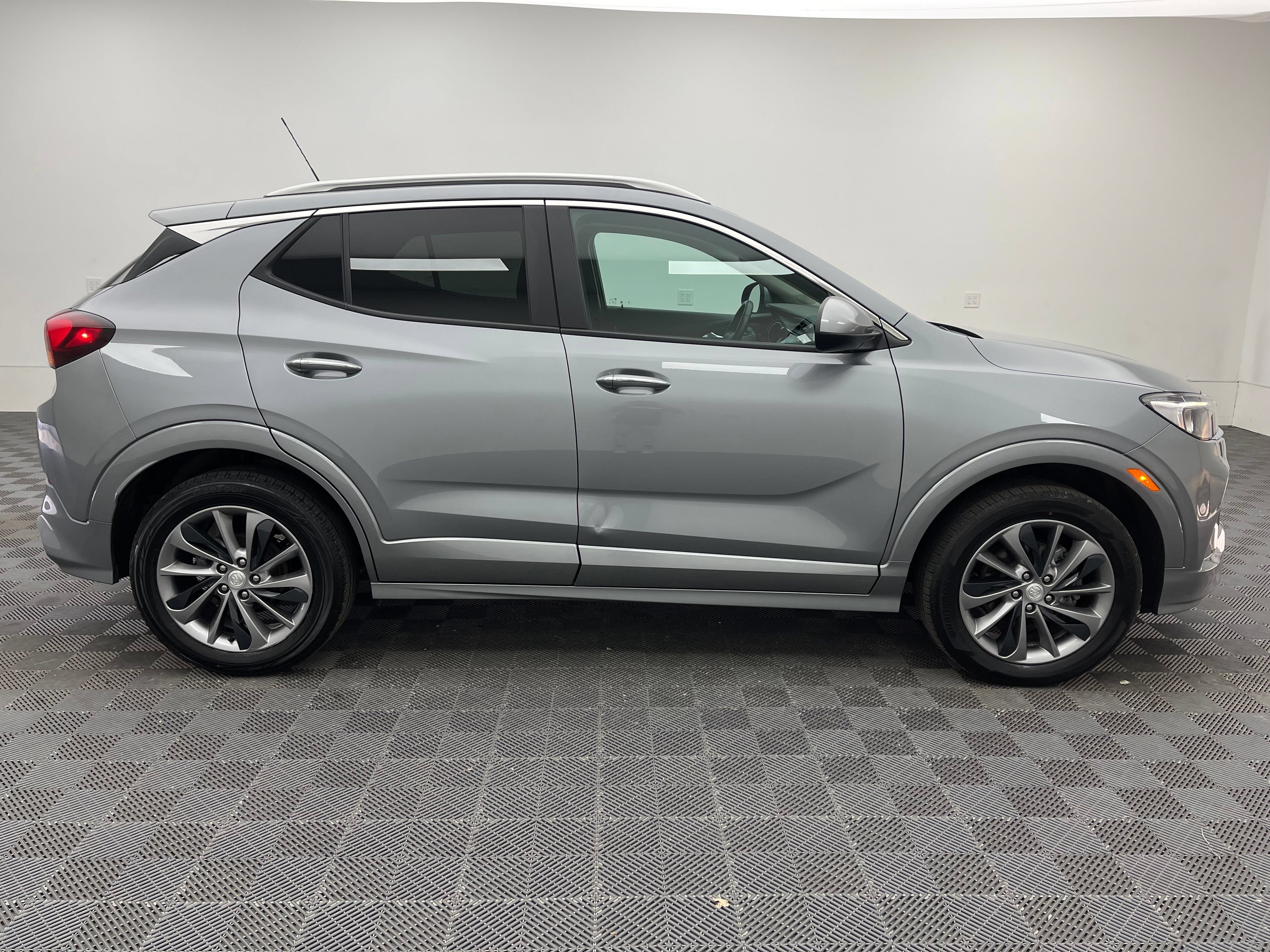 Used 2023 Buick Encore GX Select w/ Sport Touring Package AWD/4WD image 6
