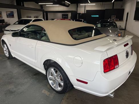 Used 2009 Ford Mustang GT Premium RWD image 8