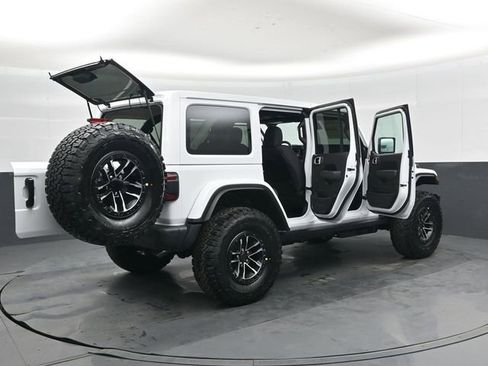 New 2026 Jeep Wrangler Unlimited Rubicon w/ Xtreme 35 Tire Package AWD/4WD image 46