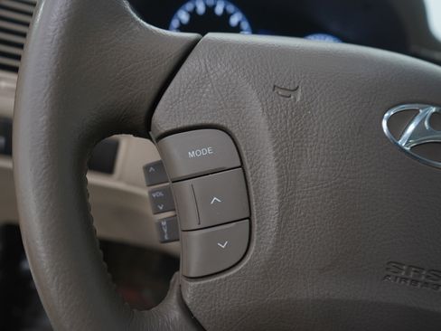 Used 2010 Hyundai Azera Limited image 24