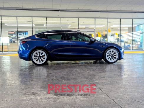 Used 2021 Tesla Model 3 Long Range AWD/4WD image 5