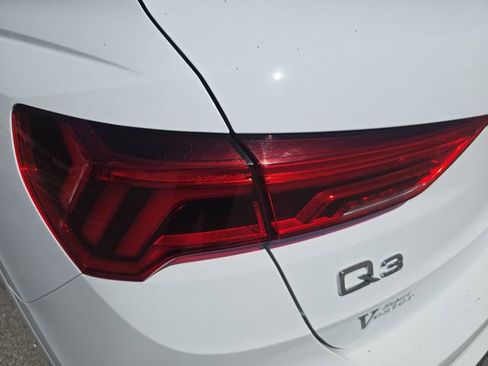 Used 2024 Audi Q3 2.0T Premium image 37