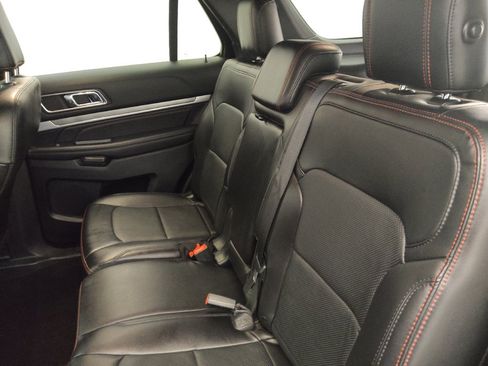Used 2019 Ford Explorer Sport AWD/4WD image 18