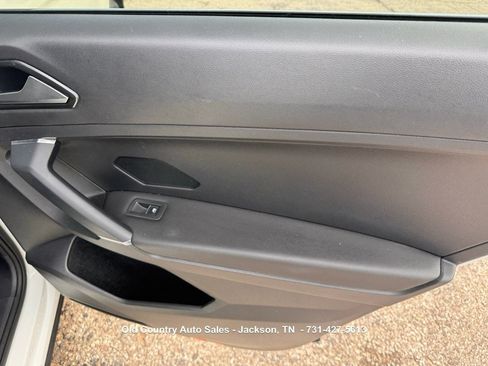Used 2018 Volkswagen Tiguan SE w/ Panoramic Sunroof Package FWD image 20