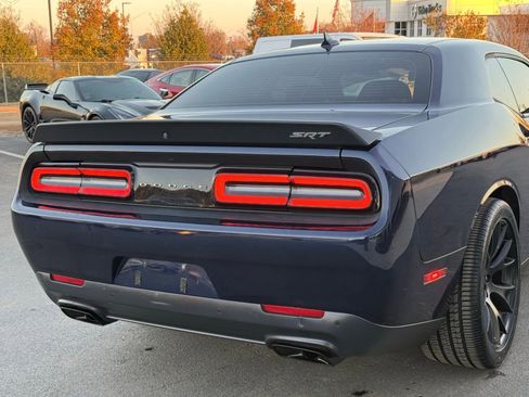 Used 2015 Dodge Challenger SRT Hellcat image 16